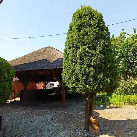 Meadow House Lakowa 5 Pensionat *