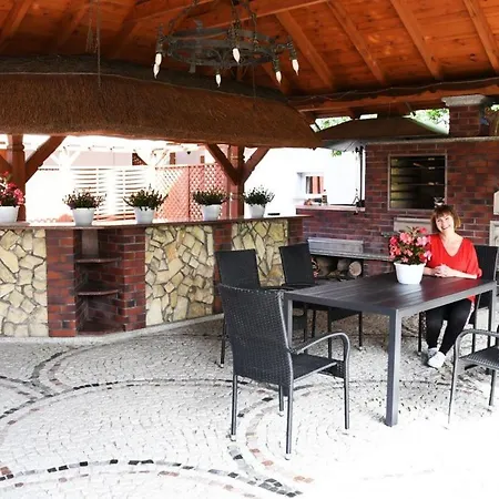 Meadow House Lakowa 5 Pensionat *